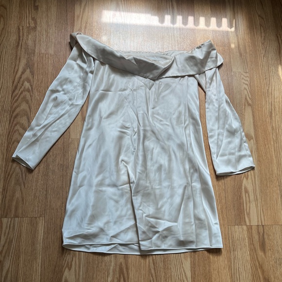 Reformation Maves Dress Almond Size Medium - Picture 8 of 9